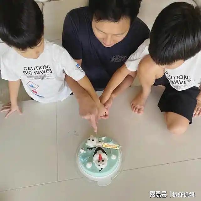 侯佩岑全家悉尼度假，一家四口幸福满溢，侯佩岑牵小儿子手好温馨（组图） - 7