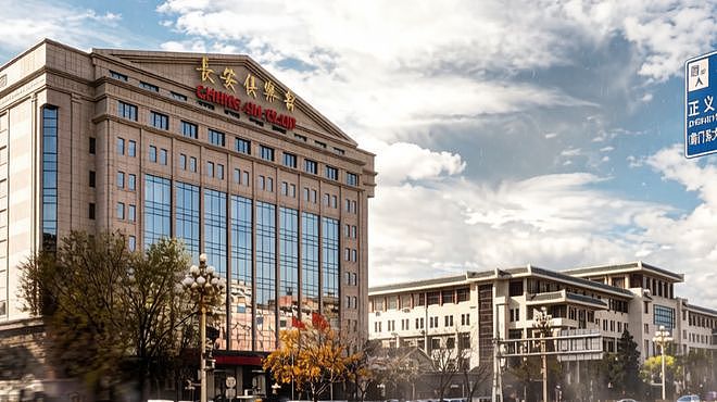 不止470亿和唐僧，陈丽华留给世界的，是一座紫檀瑰宝与一个“能人”的“笨功夫”（组图） - 6