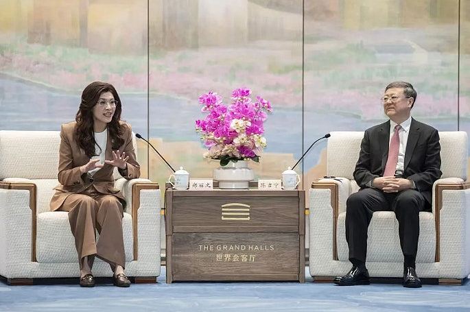 郑丽文晤上海市委书记陈吉宁:盼我们这一代人不要成为年轻人阻碍(组图) - 1