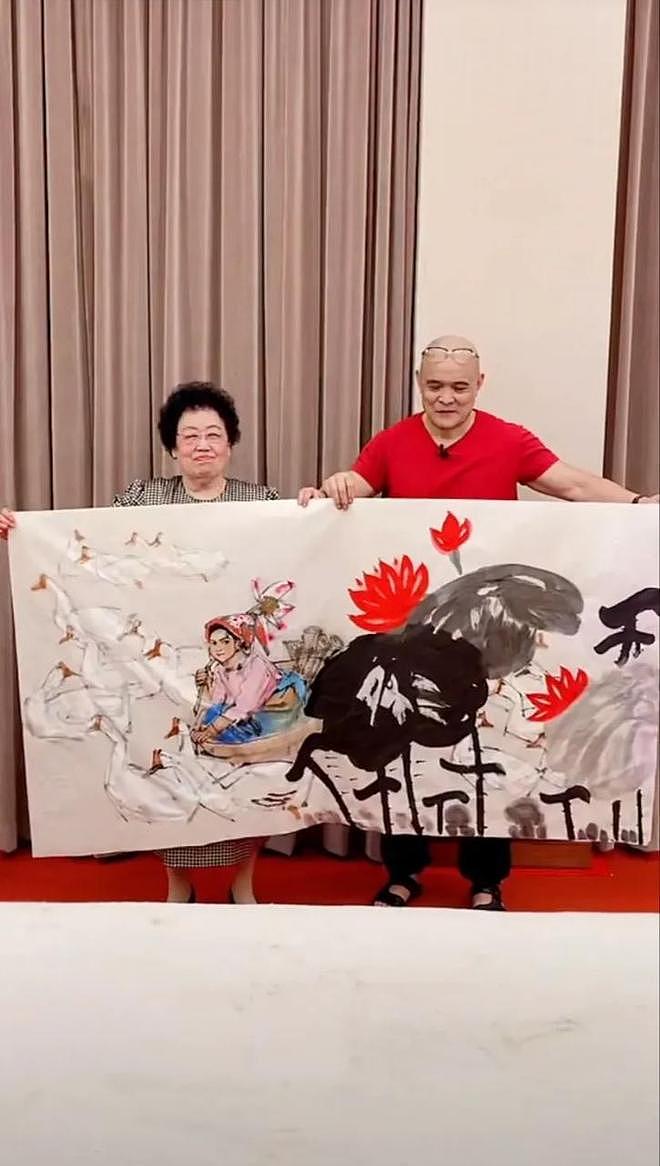 西游主演送别陈丽华：马德华痛哭，六小龄童冒雨，迟重瑞令人担忧（组图） - 12