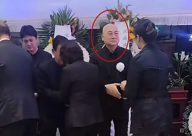 陈丽华追悼会现场!迟重瑞两眼无神,近照瘦到人疼(组图) - 11