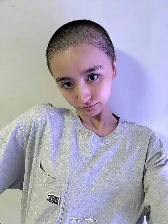 “再逼我就全说出来!”退圈艺人金子涵直播求救,称生活被监控且遭注射不明物 - 8