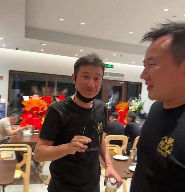 上海弄堂端油泼面的老板，竟是当年爆红的演员文章？ - 3