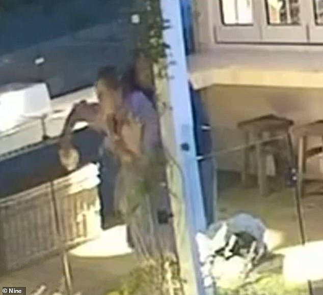 “一定要嚼烂！”澳洲燕麦女王晚宴险丧命，牛排噎到窒息倒地致9根肋骨断裂（视频/组图） - 2