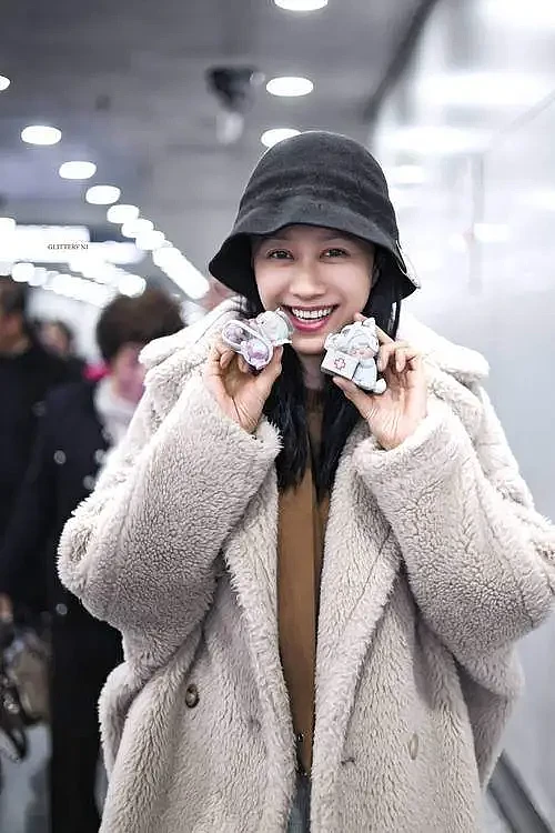 帮前夫还债，养5个老人，50岁倪虹洁成最狠大女主（组图） - 3