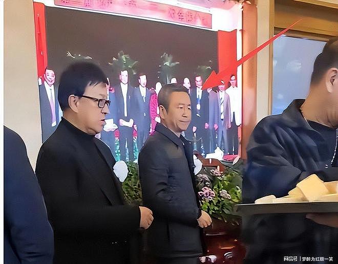 陈丽华葬礼曝光！多位“大人物”到场，炸出一堆“牛鬼蛇神” - 7