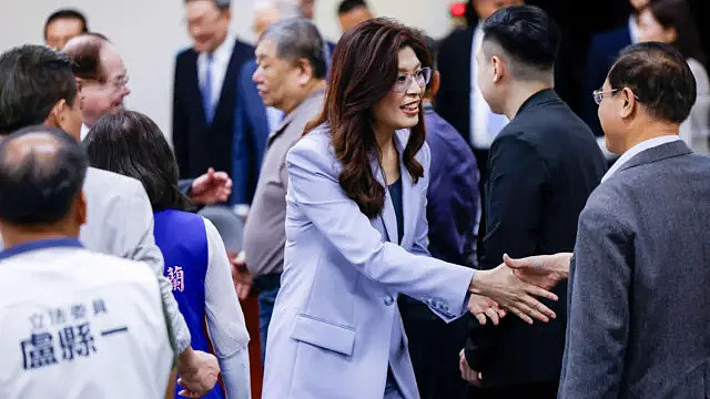 “郑习会”：国共领袖握手13秒，郑丽文倡“制度性解决方案”，讲话未毕直播被切断 - 1