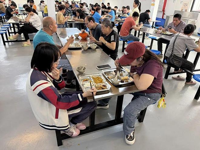 广州餐厅推五菜一汤自助餐，仅需6元！经营者：曾月亏几万，如今可保本（组图） - 2