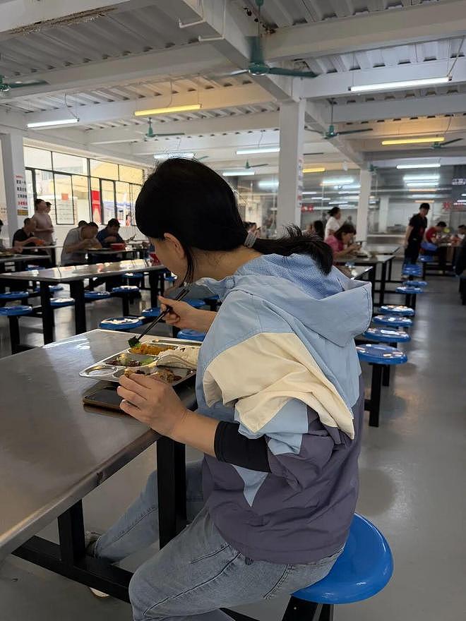 广州餐厅推五菜一汤自助餐，仅需6元！经营者：曾月亏几万，如今可保本（组图） - 3