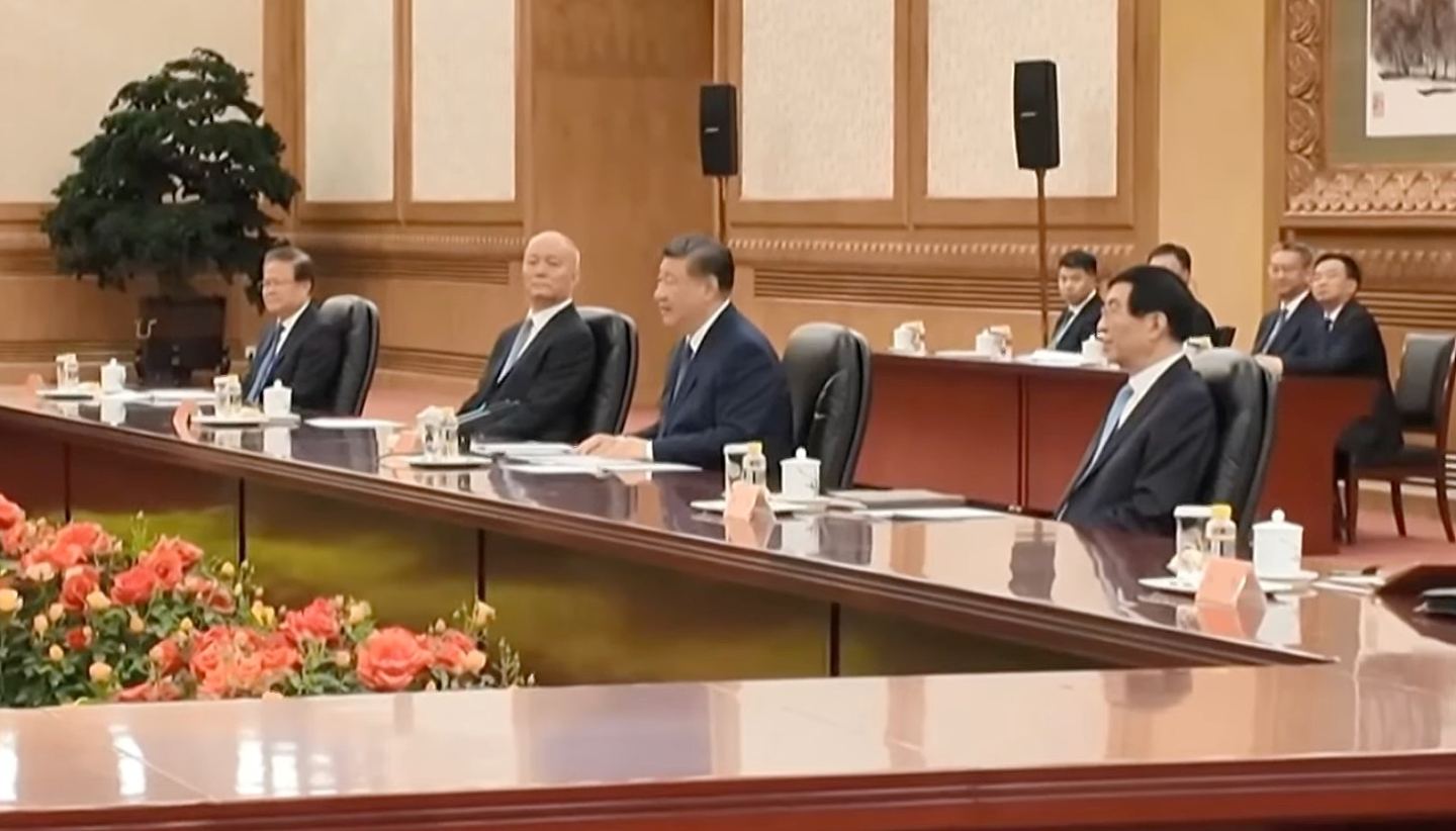 历史画面！习近平称她“郑丽文主席”，两人握手14秒（视频/组图） - 9