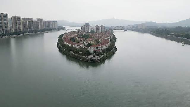 150亿打水漂?广东韶关富人岛,当年别墅扎堆,如今只剩一片荒地(组图) - 4