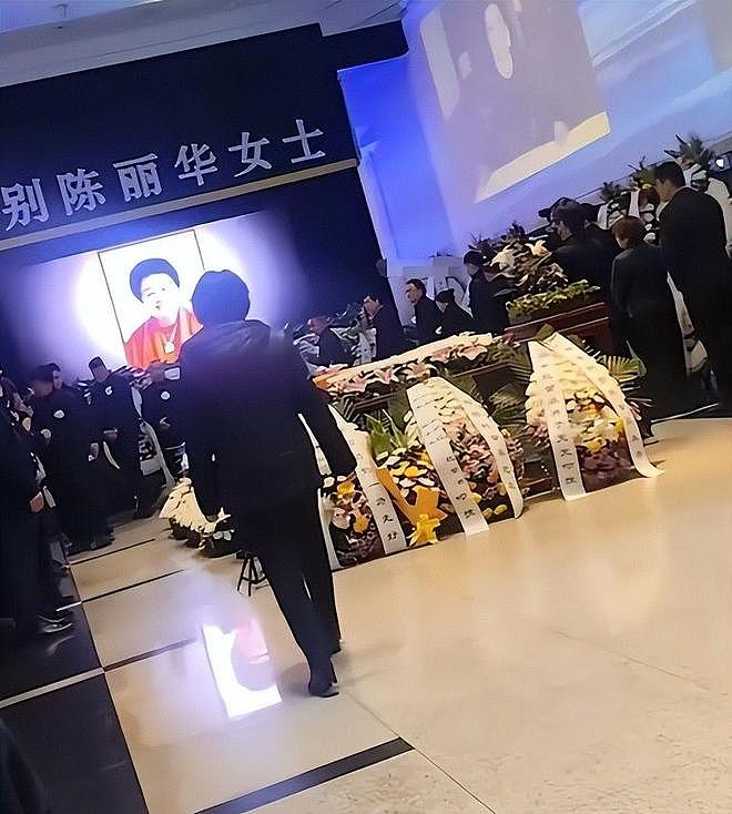 百亿遗产说扔就扔？迟重瑞送妻后彻底皈依，寺庙诵经遁入空门 - 2