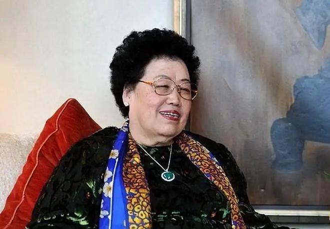 百亿遗产说扔就扔？迟重瑞送妻后彻底皈依，寺庙诵经遁入空门 - 8