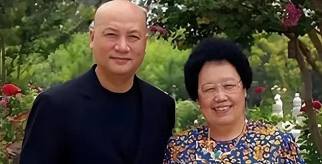 百亿遗产说扔就扔？迟重瑞送妻后彻底皈依，寺庙诵经遁入空门 - 13