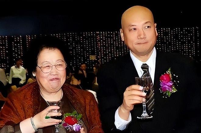 百亿遗产说扔就扔？迟重瑞送妻后彻底皈依，寺庙诵经遁入空门 - 16