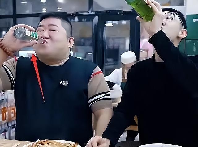 “喝酒四巨头”:一年全没,有的去世当天喝4瓶白酒,都不满36岁 - 11