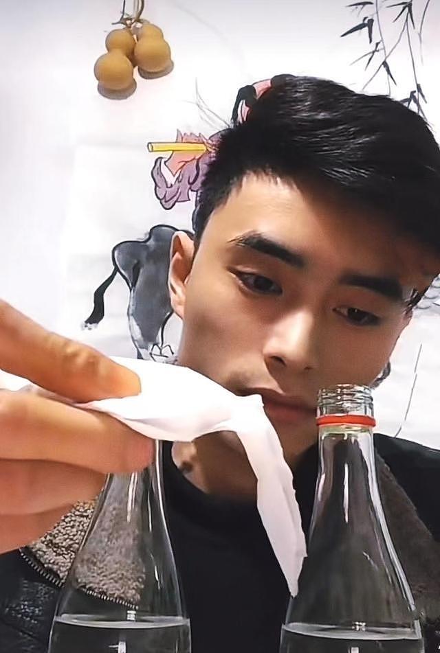“喝酒四巨头”:一年全没,有的去世当天喝4瓶白酒,都不满36岁 - 13
