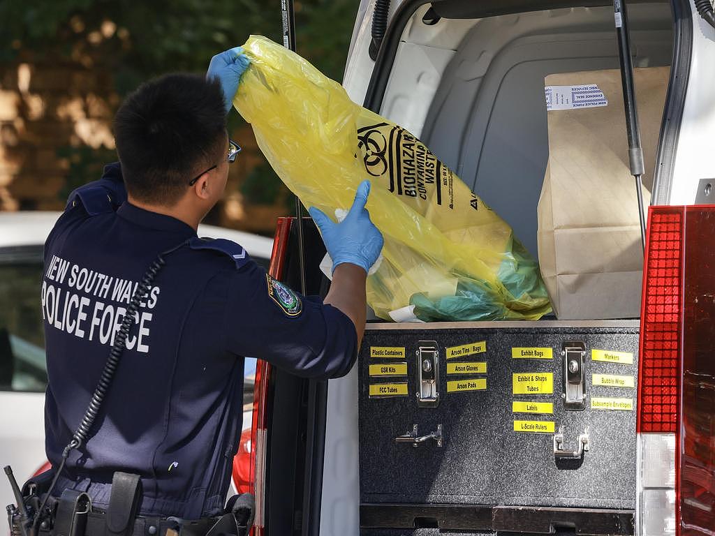 买披萨回家竟遭割喉！澳男电动车被抢，颈胸中刀命悬一线 - 1