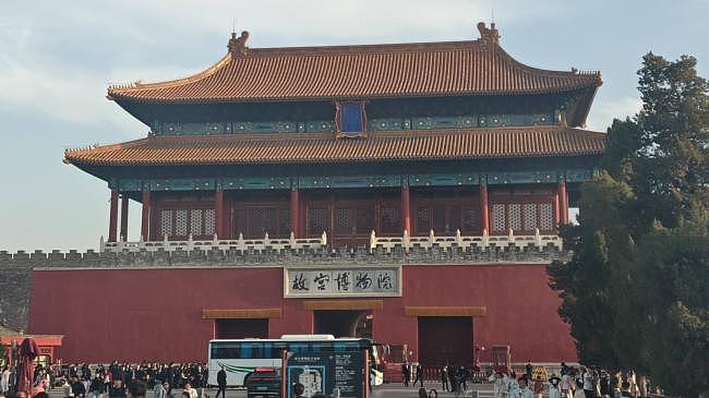 国民党主席郑丽文参访北京故宫，追问“皇帝在哪下罪己诏？”（组图） - 3
