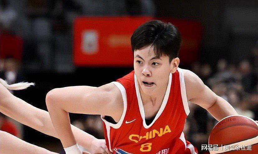 杨舒予中国女篮队长，拒绝宫鲁鸣集训，远赴澳大利亚年薪令人唏嘘 - 13