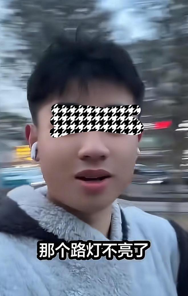 湖南男子反应路灯不亮，镇干部带民警上门，扬言先拘十五天？ - 5