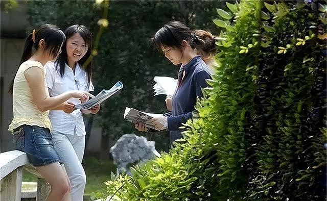 女大学生残杀原配,被枪决时毫无惧色反唱情歌,死前她究竟经历了什么? - 2
