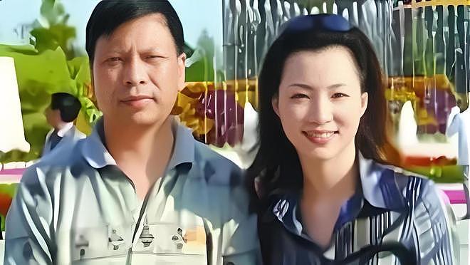 如今在上海生活的董卿，低调陪伴父母，13岁儿子成了她的“救赎” - 10