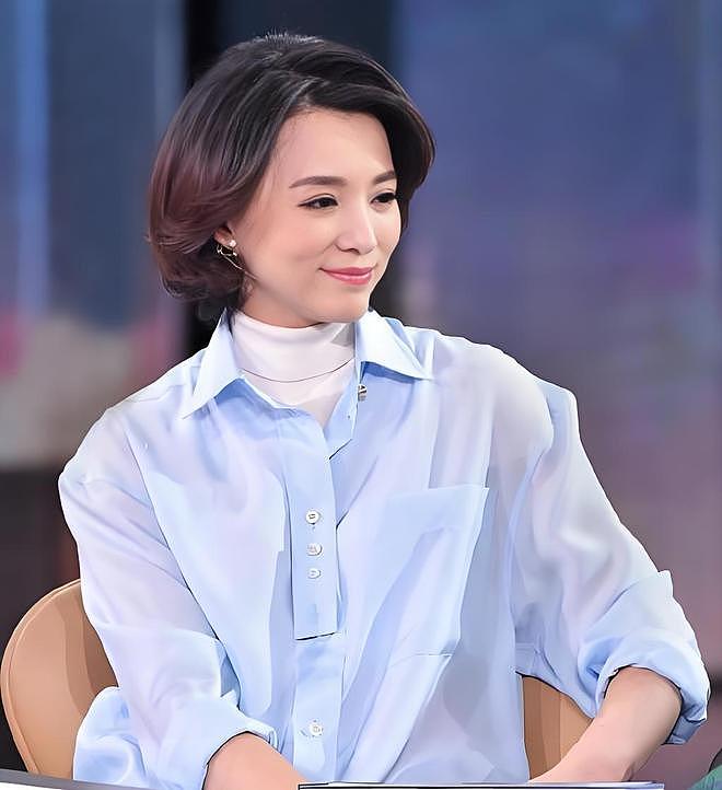 如今在上海生活的董卿，低调陪伴父母，13岁儿子成了她的“救赎” - 13