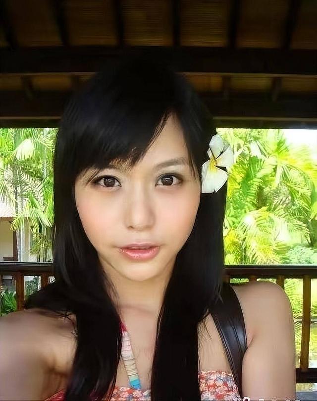13年前,“宁坐宝马哭,不坐自行车笑”的女孩马诺,如今怎么样了 - 14