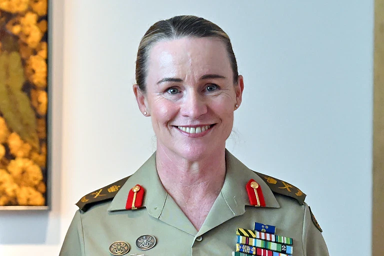 澳洲军事史上首次！艾博年宣布任命女性陆军总长，防长称具里程碑意义（组图） - 1