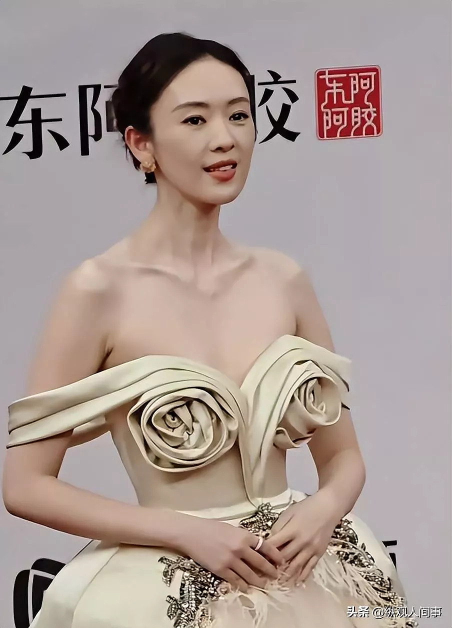 童瑶咋老成这了！妆容老土嚼东西像没牙一样（组图） - 19