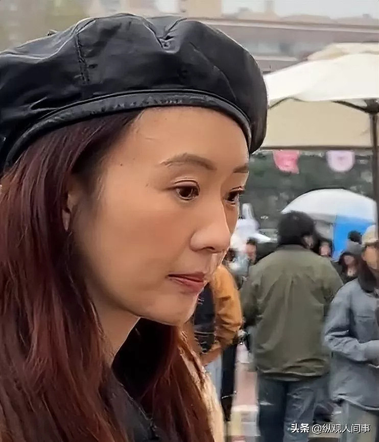 童瑶咋老成这了！妆容老土嚼东西像没牙一样（组图） - 24