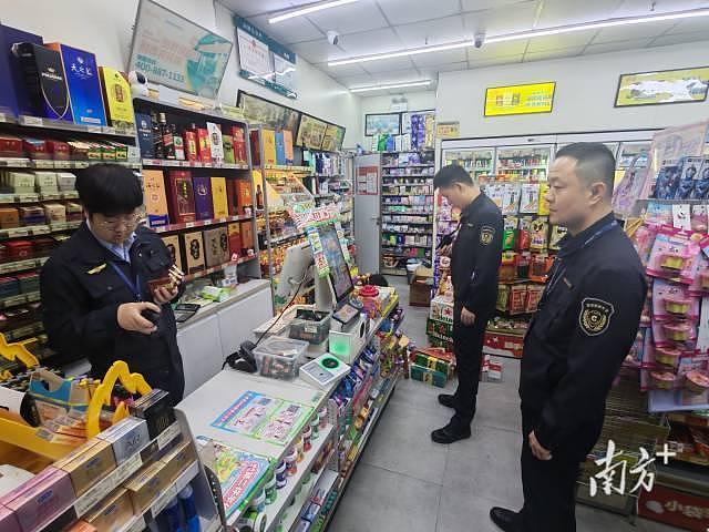 中国知名连锁超市被曝卖假烟！烟草局严查，缴获涉案卷烟306万支 - 1