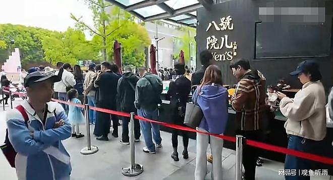 文章上海开面馆爆火！32元一碗评分仅3.6，食客：靠明星光环撑着 - 2