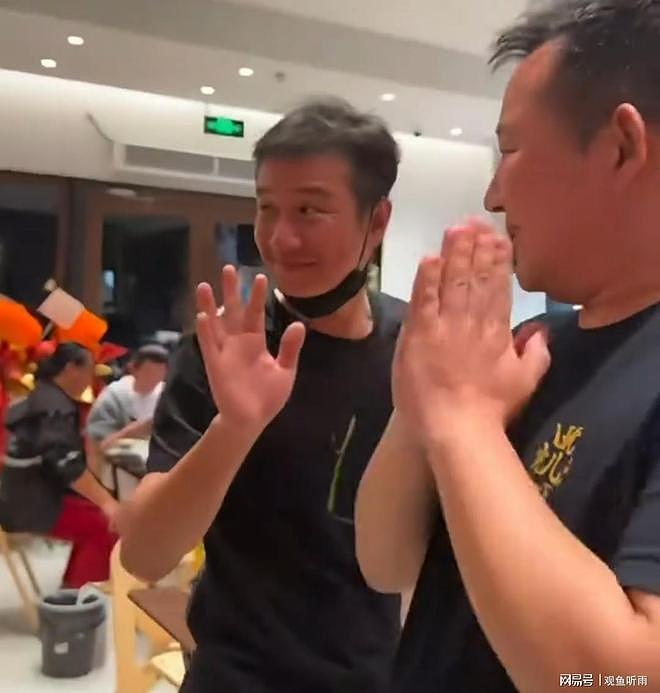 文章上海开面馆爆火！32元一碗评分仅3.6，食客：靠明星光环撑着 - 5