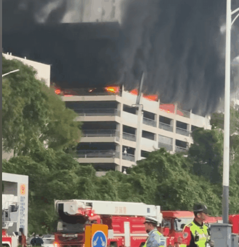 深圳比亚迪突发大火！现场浓烟冲天，官方通报称无人员伤亡（组图） - 3