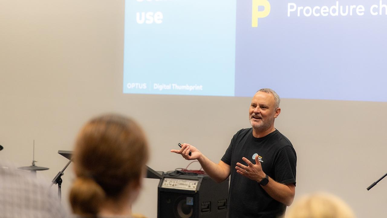 Optus校园安全课覆盖昆州学校：教孩子识别网路陷阱（组图） - 2
