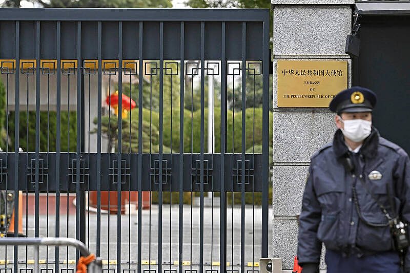 持刀闯中国大使馆, 日本自卫官：梦中受神明指示做这事 - 1
