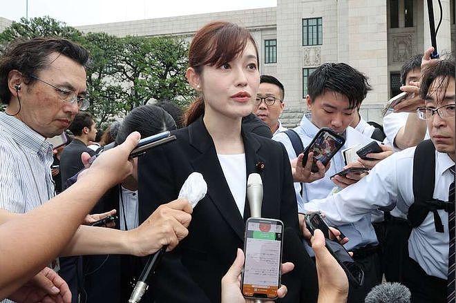 要想拿到20亿的遗产，得交11亿的税？中山美穗独子放弃继承遗产 - 5