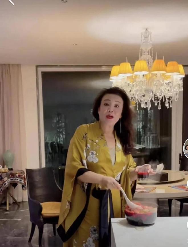 回京第2天，马筱梅崩溃大哭，自曝家丑，婆婆张兰大别墅没她房间 - 4