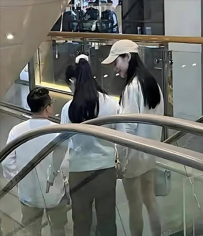 回京第2天，马筱梅崩溃大哭，自曝家丑，婆婆张兰大别墅没她房间 - 6
