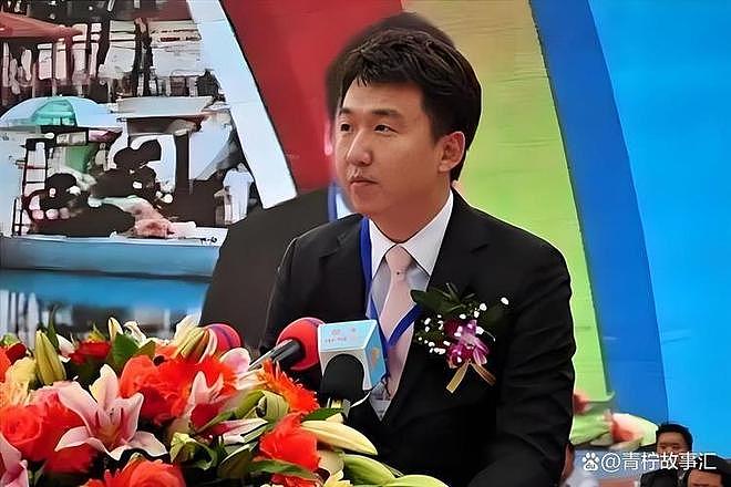 许家印认罪后,长子在国外消失,次子被带走调查,女儿也不知所踪(组图) - 5