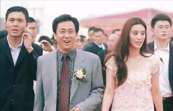 许家印认罪后,长子在国外消失,次子被带走调查,女儿也不知所踪(组图) - 9