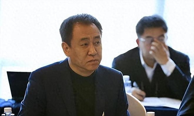 许家印认罪后,长子在国外消失,次子被带走调查,女儿也不知所踪(组图) - 13