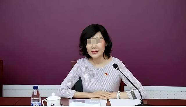 美女校长变阶下囚:受贿近400万,沉迷整容,58岁看起来像18岁(组图) - 3