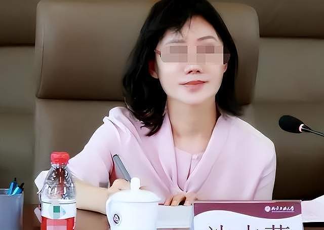美女校长变阶下囚:受贿近400万,沉迷整容,58岁看起来像18岁(组图) - 5