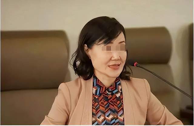 美女校长变阶下囚:受贿近400万,沉迷整容,58岁看起来像18岁(组图) - 12