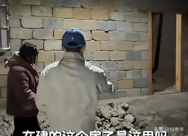 凉山18岁女孩全家“社会性死亡”!装贫连骗3位网红,现更富裕了(组图) - 3