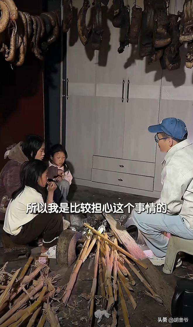 凉山18岁女孩全家“社会性死亡”!装贫连骗3位网红,现更富裕了(组图) - 11