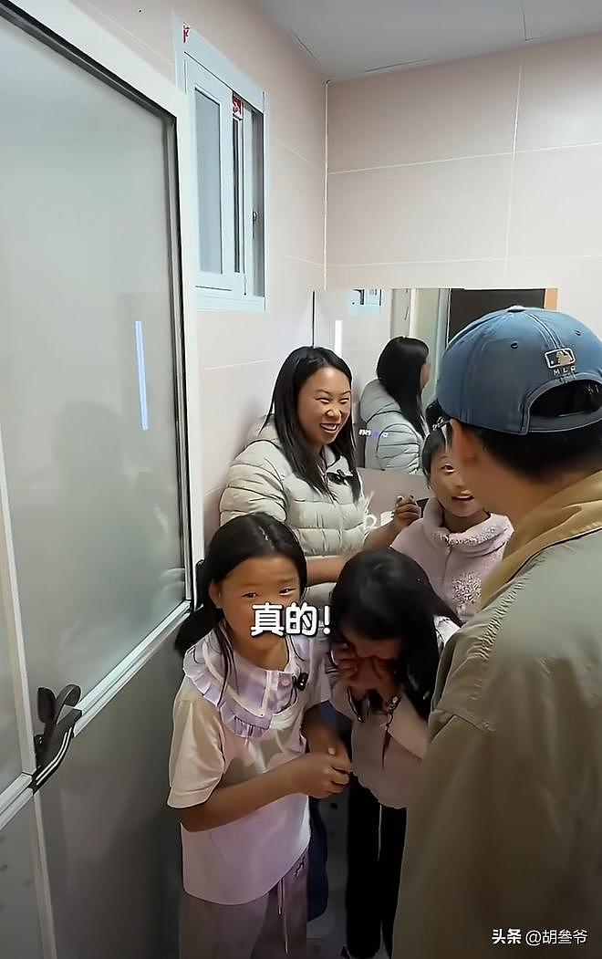 凉山18岁女孩全家“社会性死亡”!装贫连骗3位网红,现更富裕了(组图) - 29